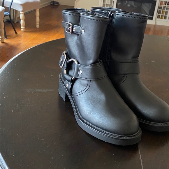 New Black Ankle Boots size 8 - Picture 2 of 11